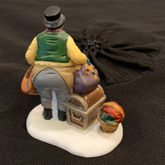 Dept 56, Come into the Inn Figurines , EUC - Picture 7 of 9